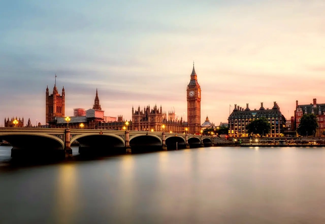 london city with a bridge